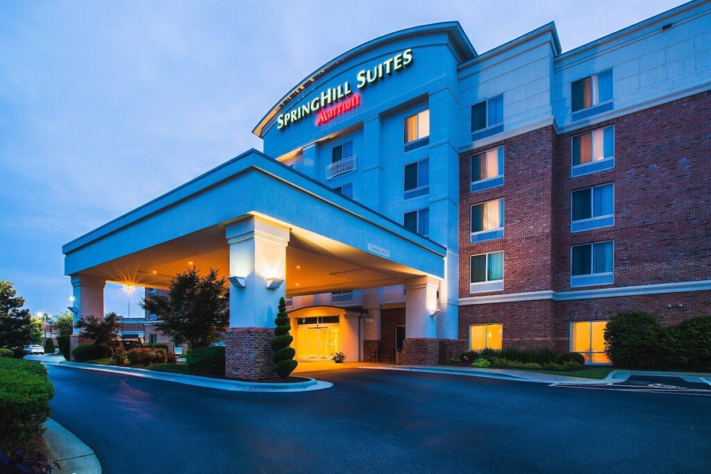 SpringHill Suites Charlotte Lake Norman/Mooresville - Image 2