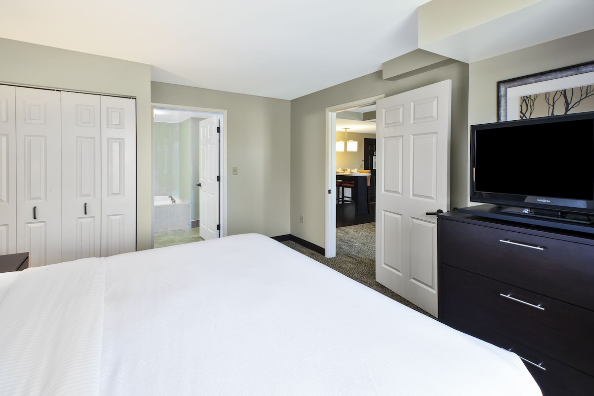 Staybridge Suites Cleveland Mayfield Heights Beachwood by IHG