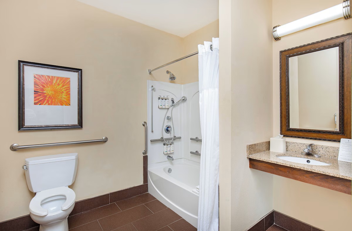 Staybridge Suites Oak Ridge by IHG deep soaking tub