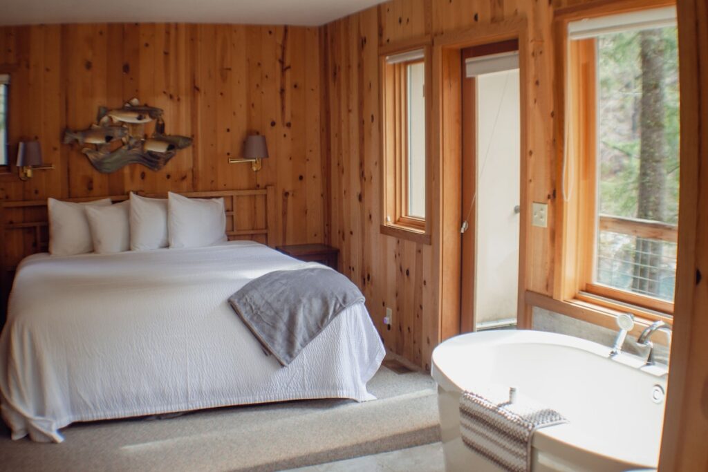 Steamboat Inn - Image 2