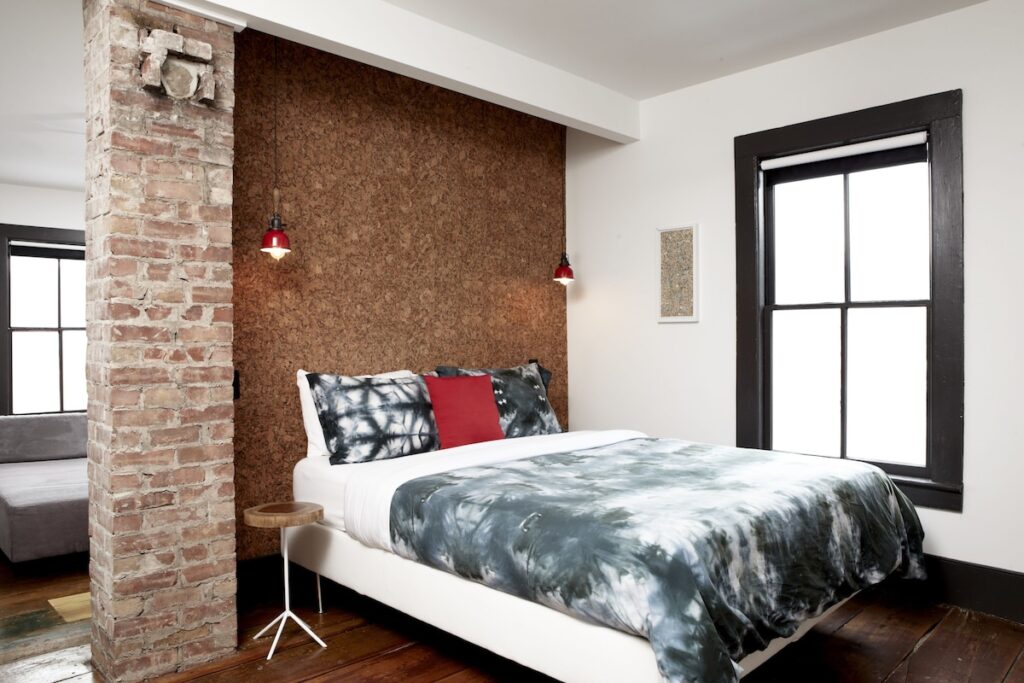 Stickett Inn - Image 1