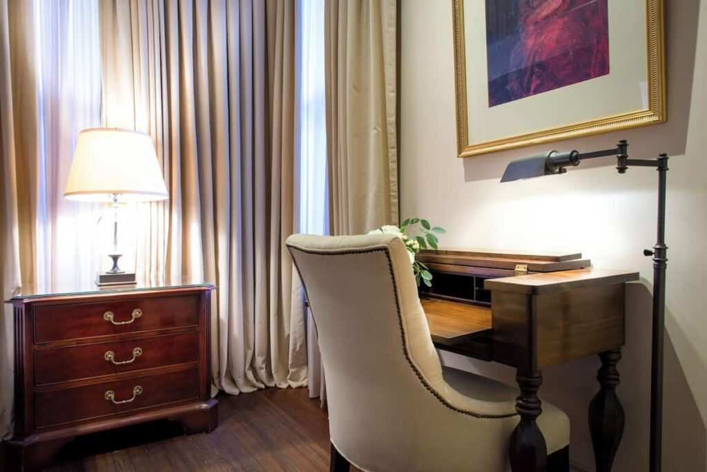 Stonehurst Place Bed & Breakfast - Image 4