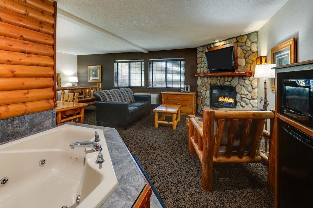 Stoney Creek Hotel Peoria - Image 2
