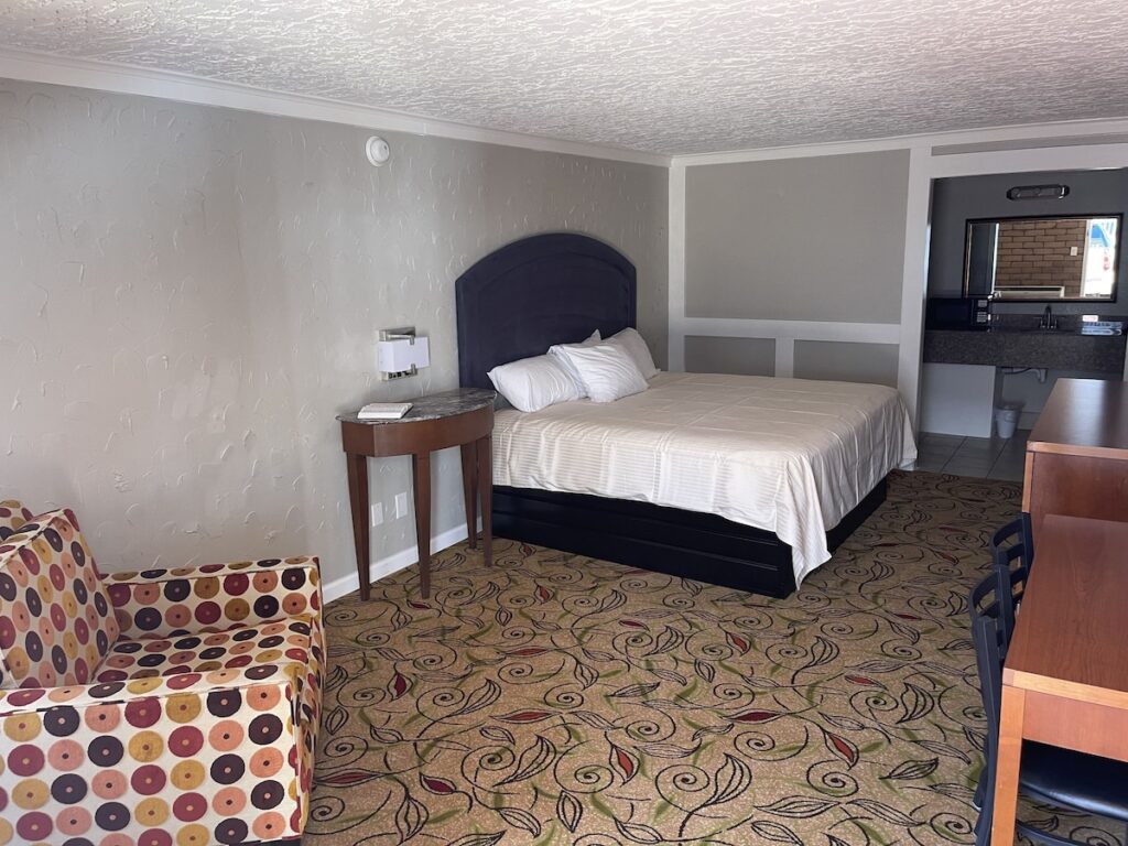 Stratford House Inn Branson - Image 3