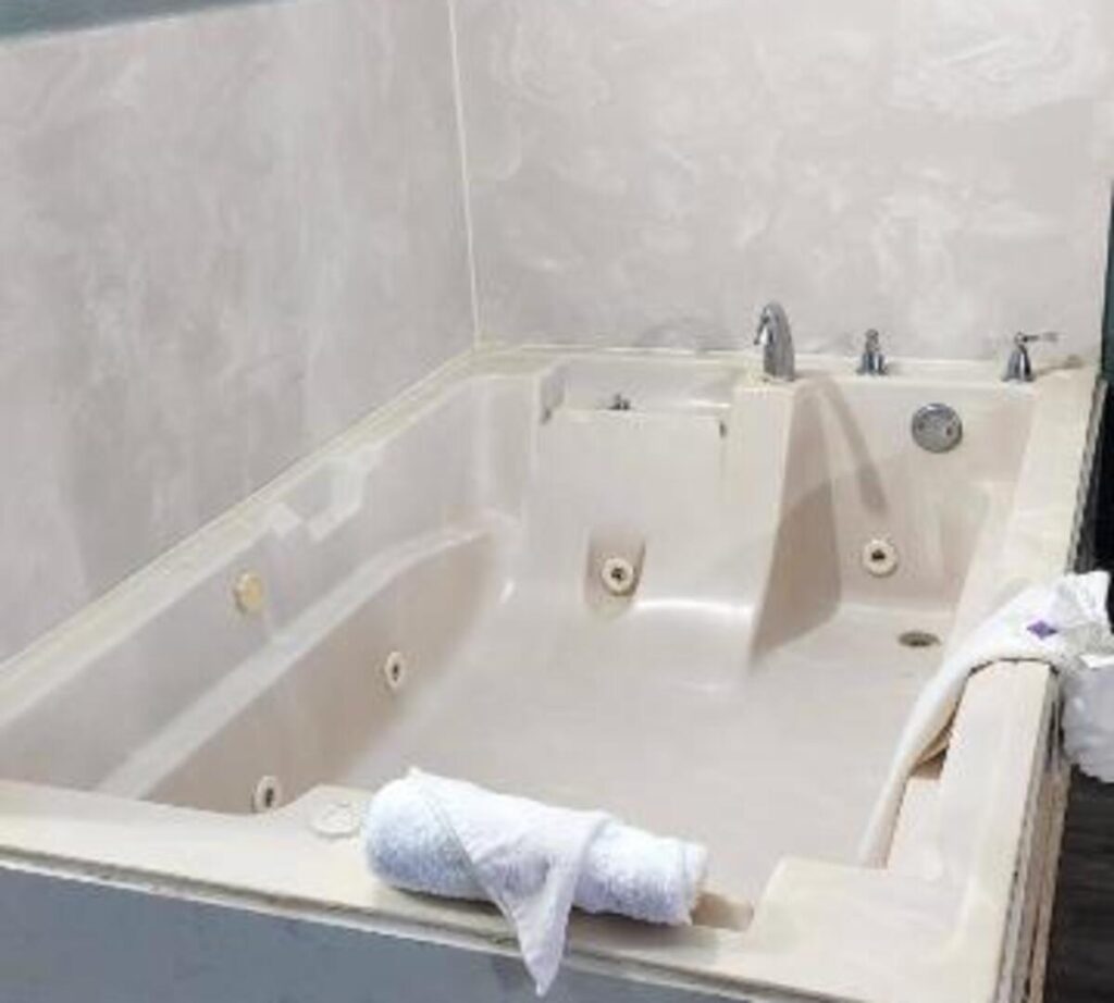 Stratford Inn Tyler - Image 1