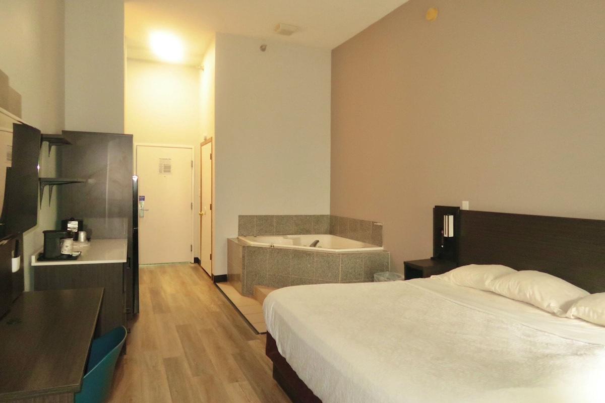 Studio 6 Elkhart IN Kitchenette Rooms
