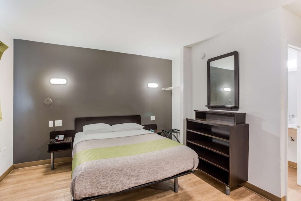 Studio 6 Jacksonville, FL – South - Image 4