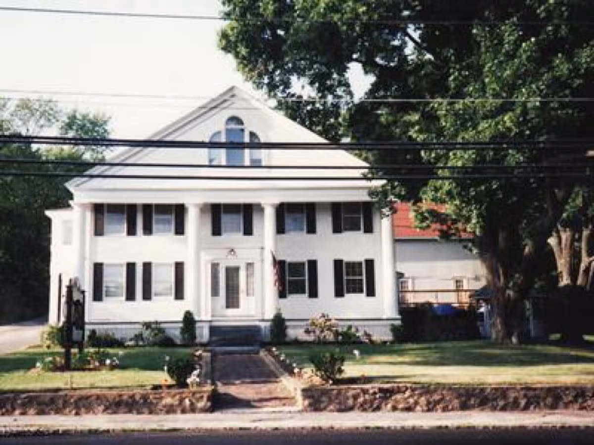 Sturbridge Country Inn - Image 2