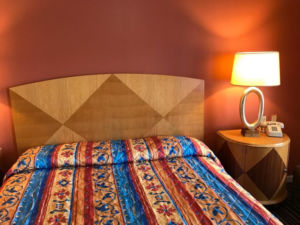 Sunset Motel - Image 4