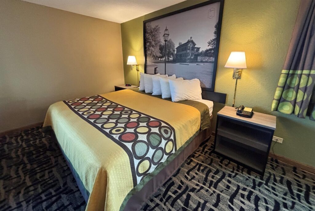 Super 8 by Wyndham McLean/Bloomington SW - Image 4