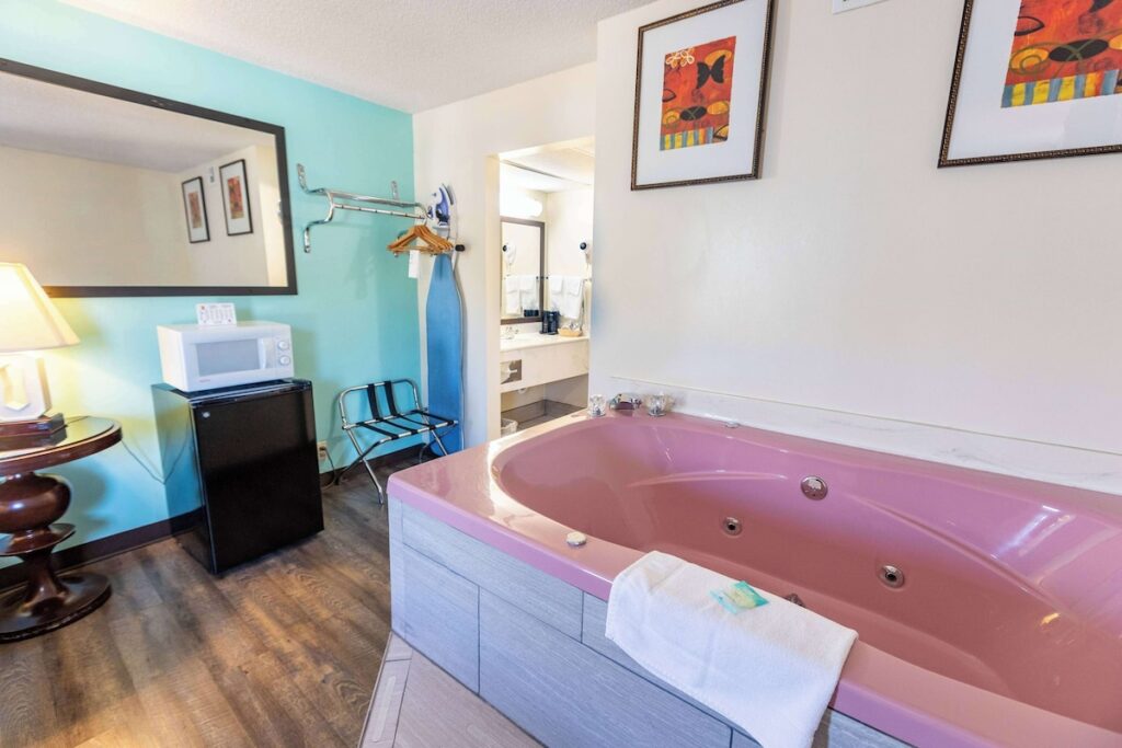 Super 8 by Wyndham Branson/Andy Williams Theater