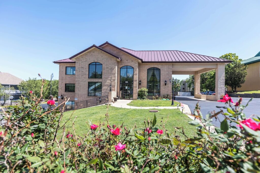 Super 8 by Wyndham Branson/Andy Williams Theater - Image 2