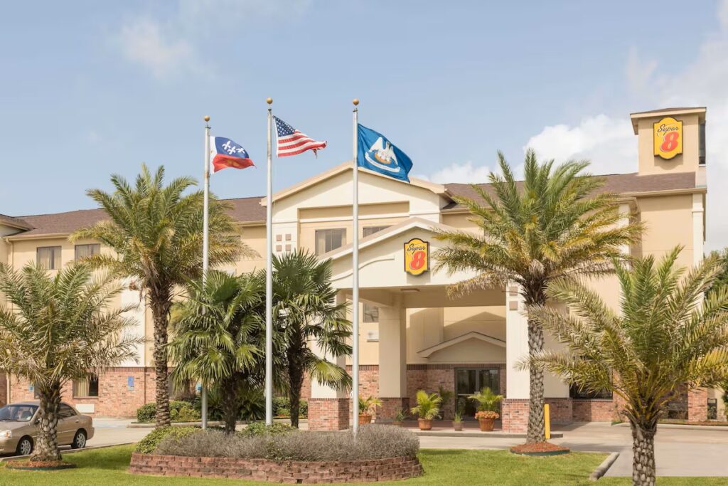 Super 8 by Wyndham Duson Lafayette West Area - Image 3