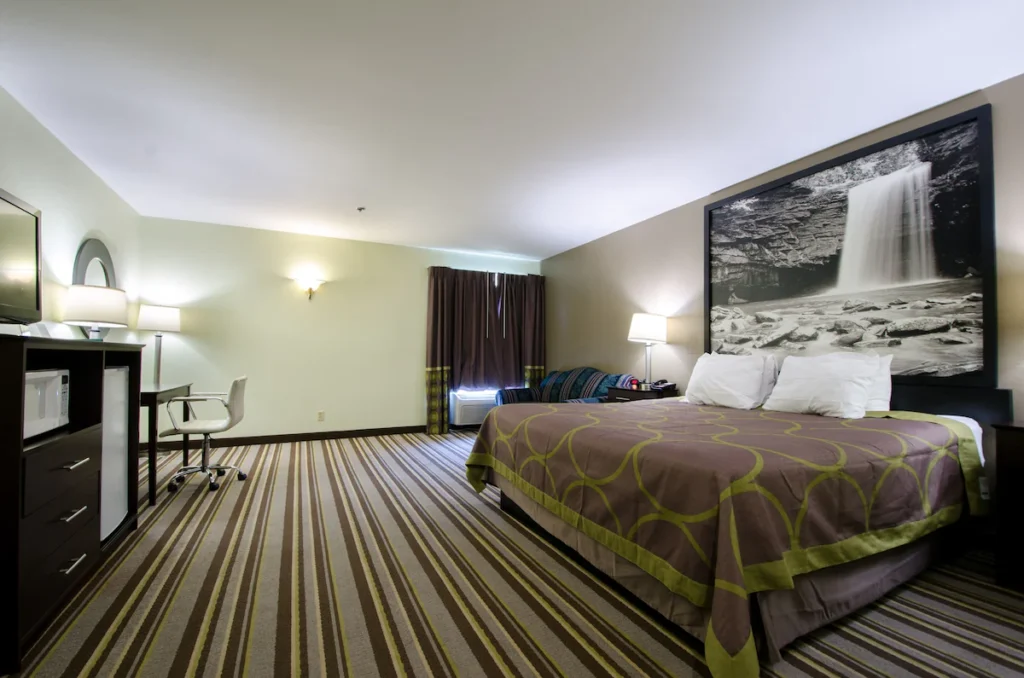 Super 8 by Wyndham Hull Street Midlothian / Richmond Area - Image 4