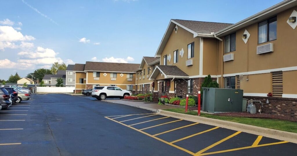 Super 8 by Wyndham Sterling Heights/Detroit Area - Image 5