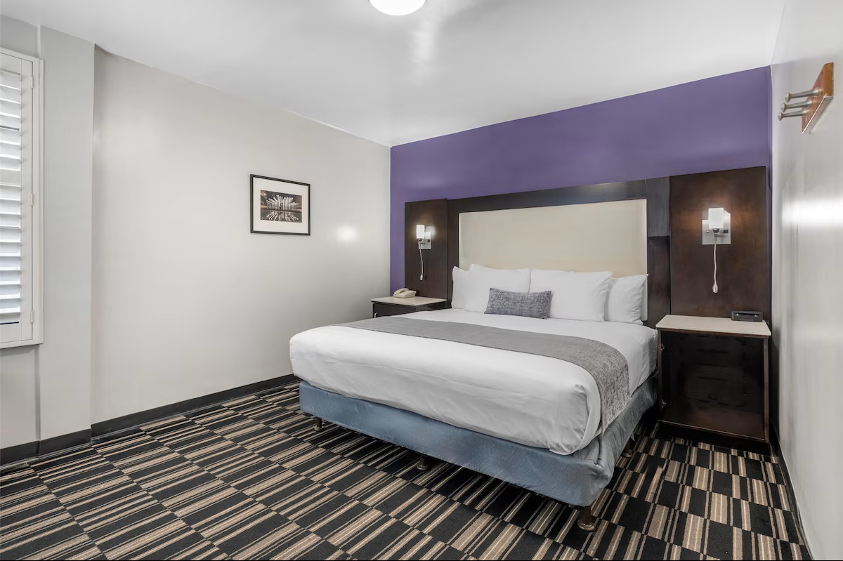 SureStay Hotel by Best Western Beverly Hills West LA jetted tub