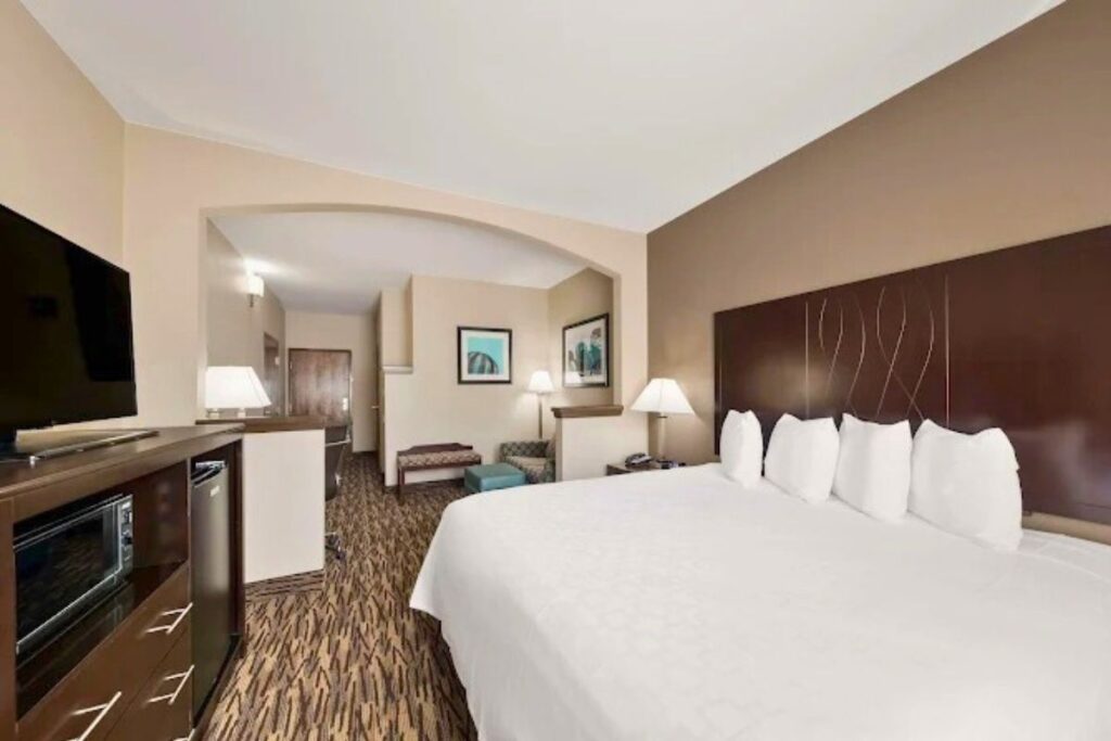 SureStay Plus Hotel by Best Western Plano - Image 2