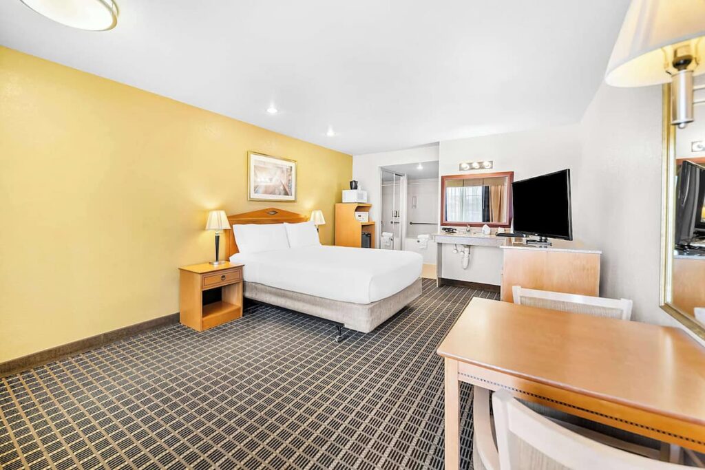 SureStay Plus Hotel by Best Western San Jose Central City - Image 4