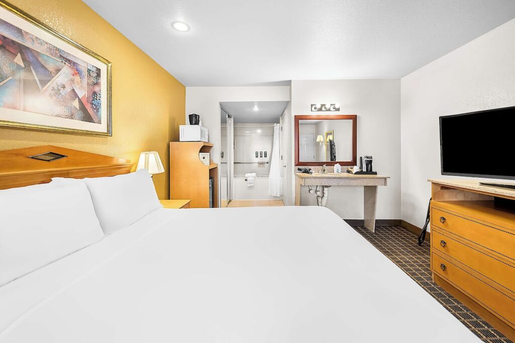 SureStay Plus Hotel by Best Western San Jose Central City - Image 3