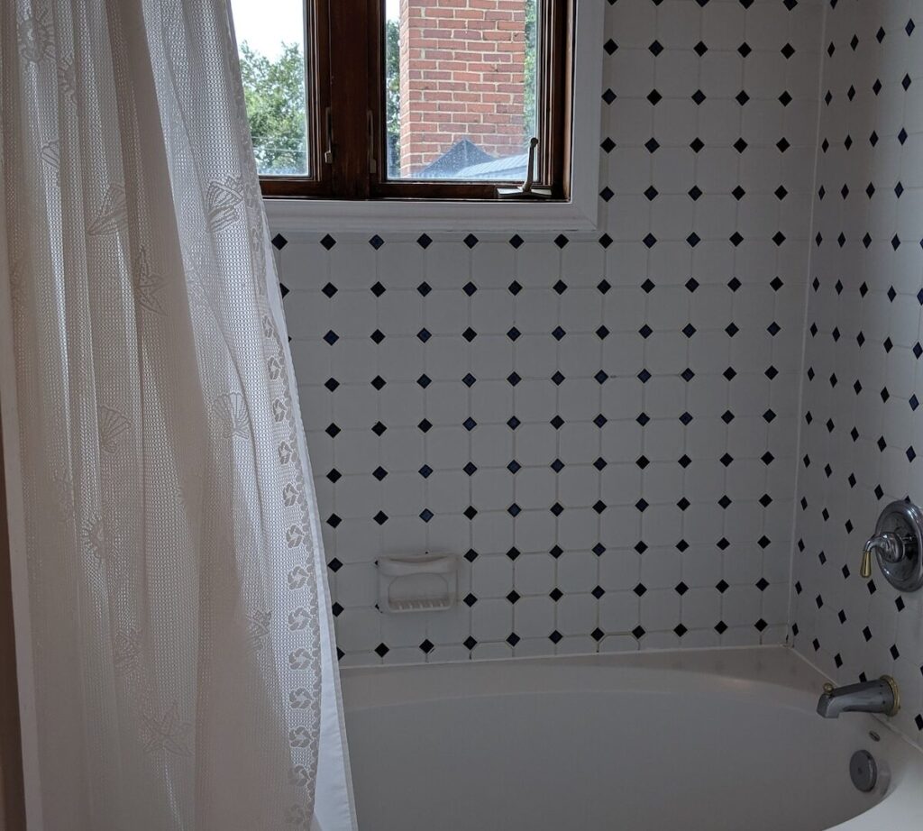 Surf Song Bed & Breakfast - Image 1