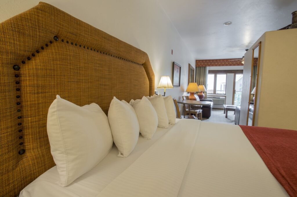 Table Mountain Inn - Image 4