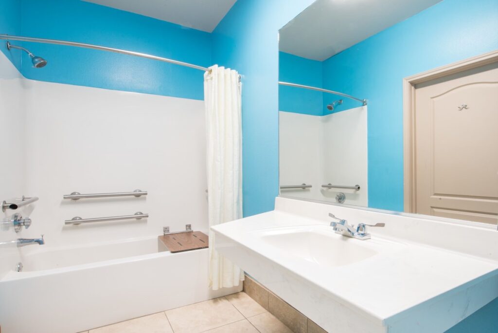 Texas Inn and Suites City Center at University Dr. - Image 1