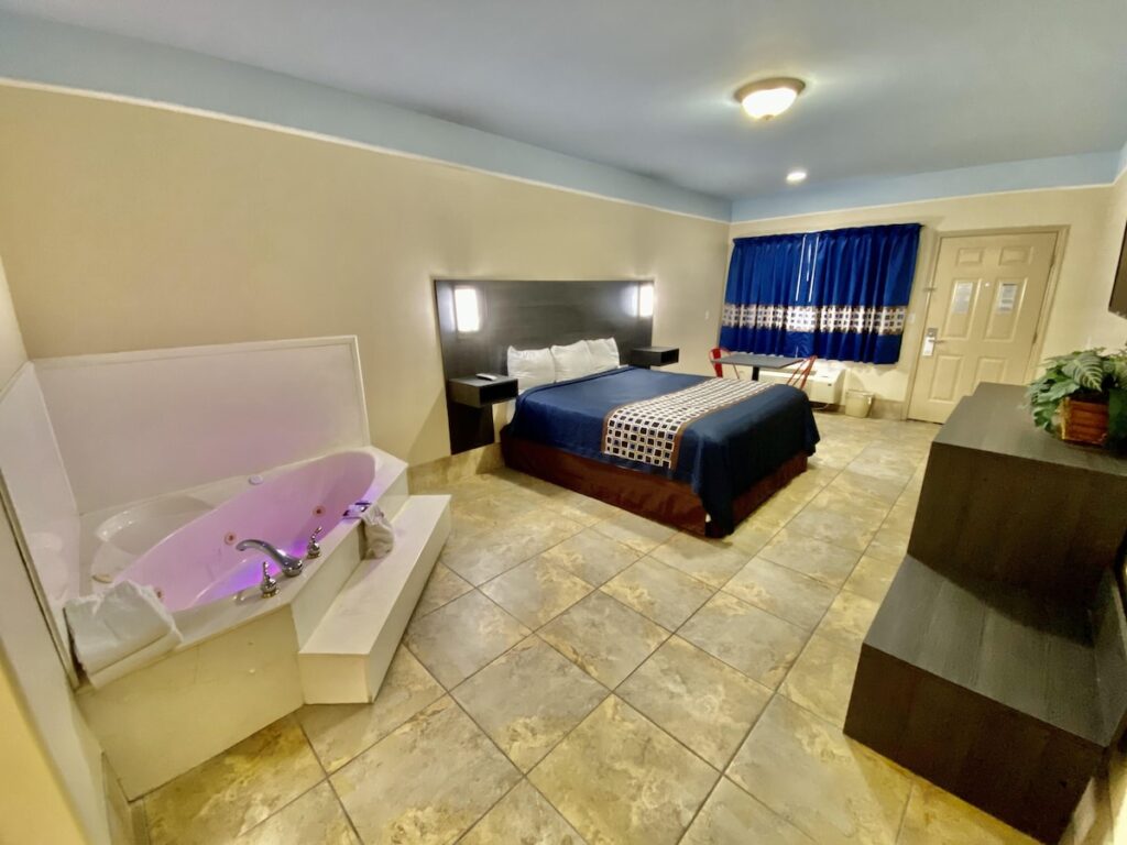 Texas Inn and Suites McAllen at La Plaza Mall and Airport - Image 3