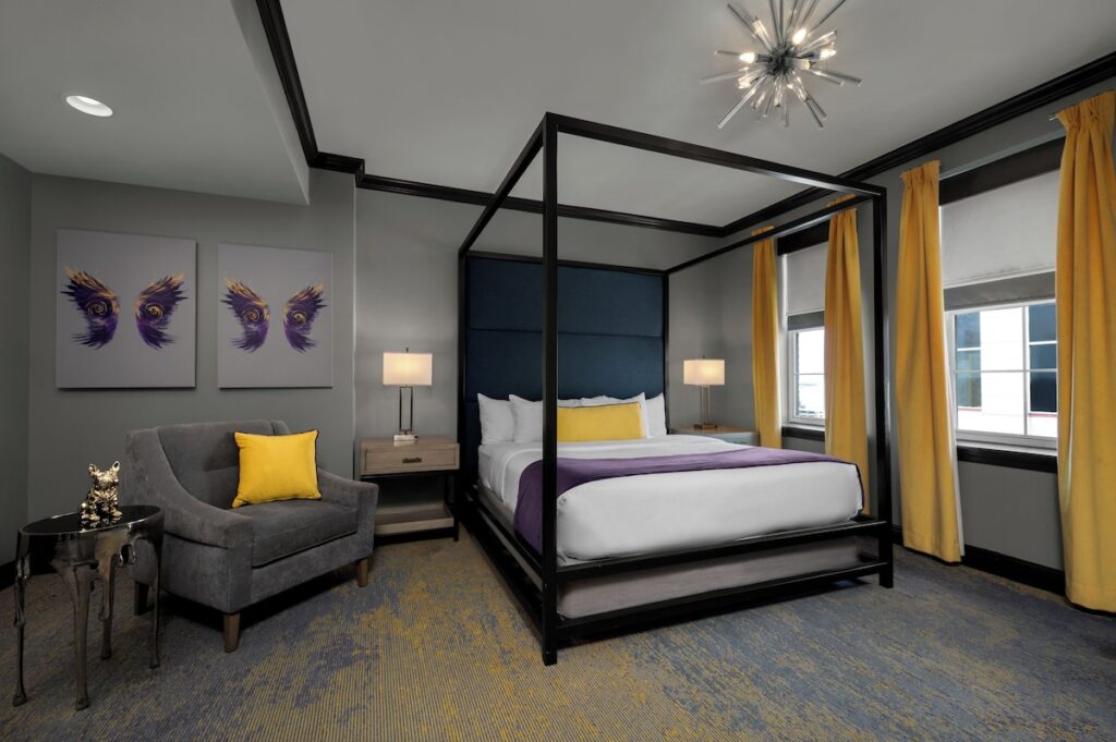 The Admiral, Downtown Historic District - Image 3