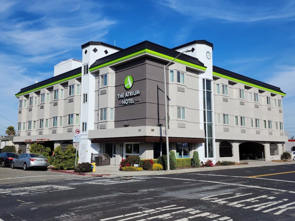 The Atrium Hotel - Image 2