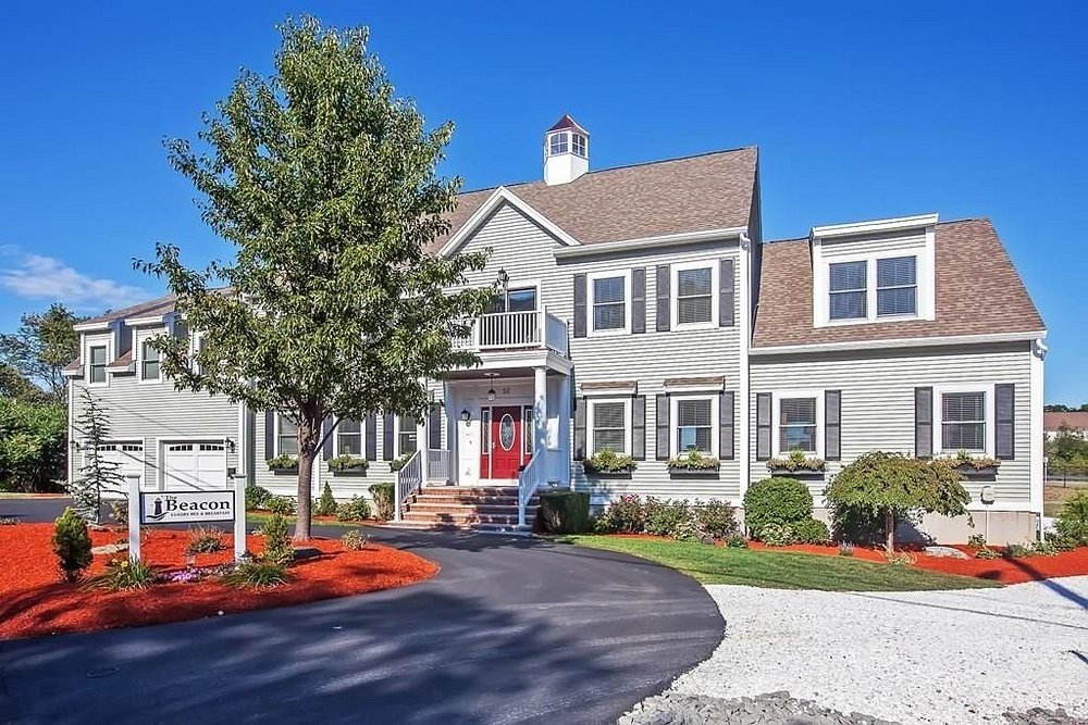 The Beacon Waterfront Inn - Image 2