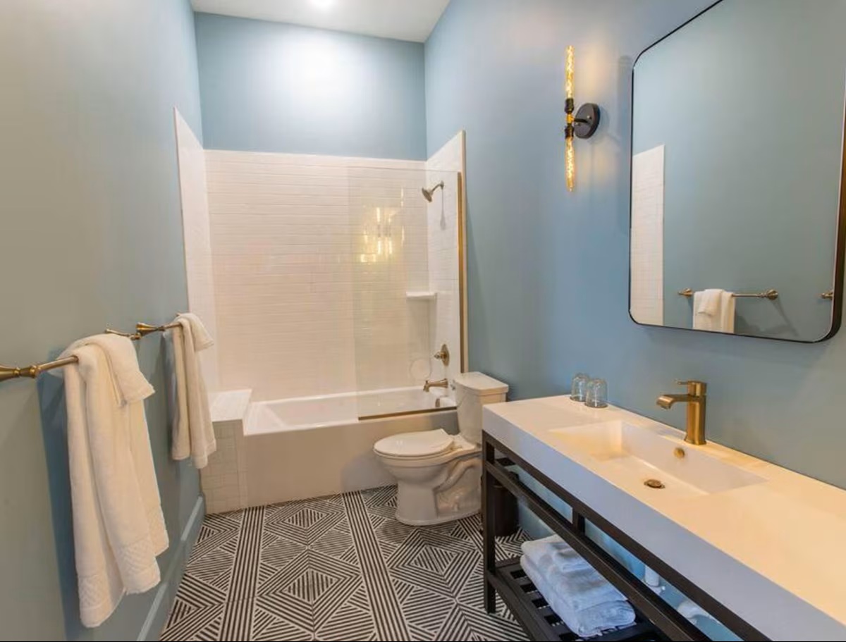 The Bellwether Hotel deepsoaking tub