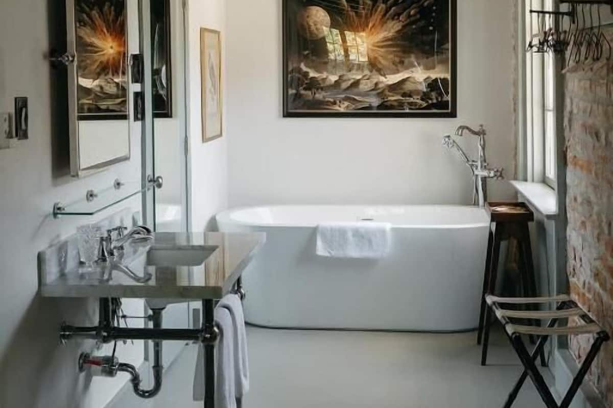 The Celestine tub