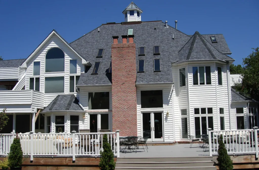 The Columbia Inn at Peralynna Manor - Image 3