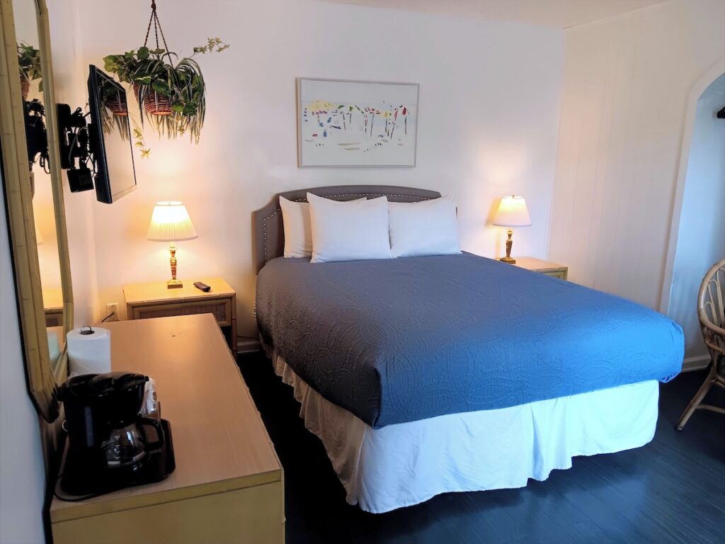 The Cozy Inn - Image 4