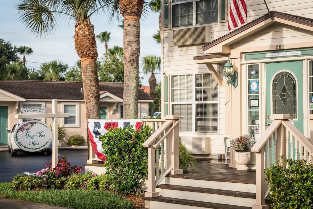 The Cozy Inn - Image 2