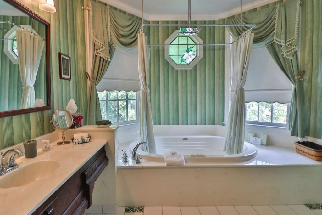 The Cypress Inn Bed & Breakfast