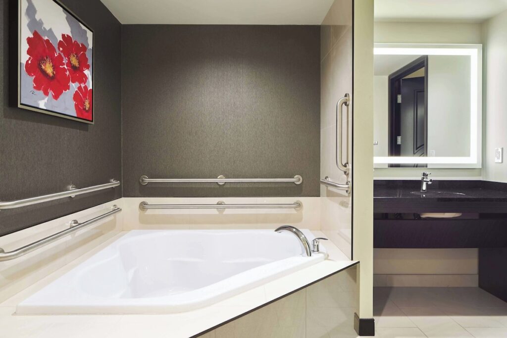 The Davenport Grand, Autograph Collection - Image 1