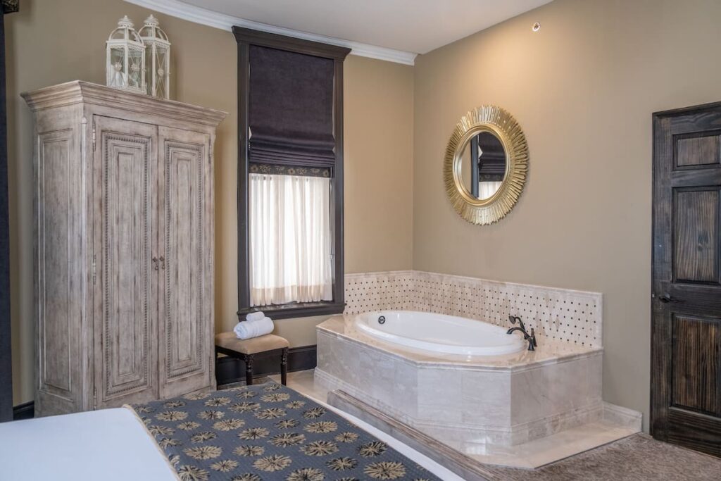 The Detroit Club - Image 1