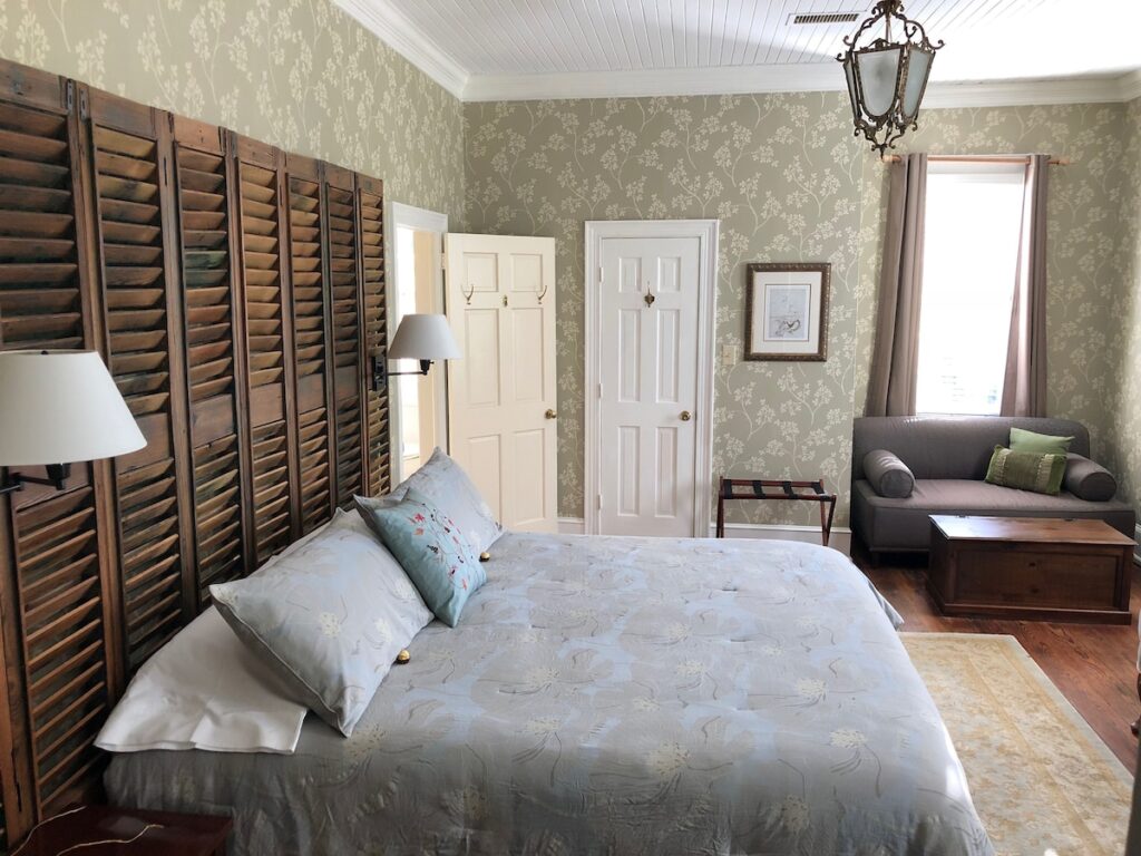 The Elizabethtown Inn - Image 2