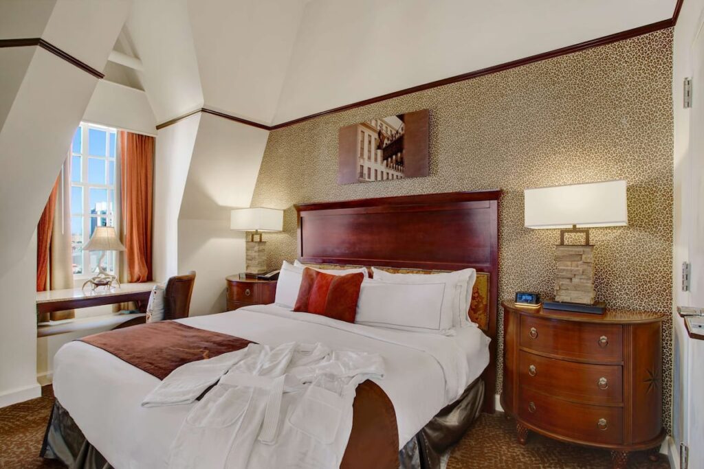 The Emily Morgan San Antonio – a DoubleTree by Hilton - Image 4