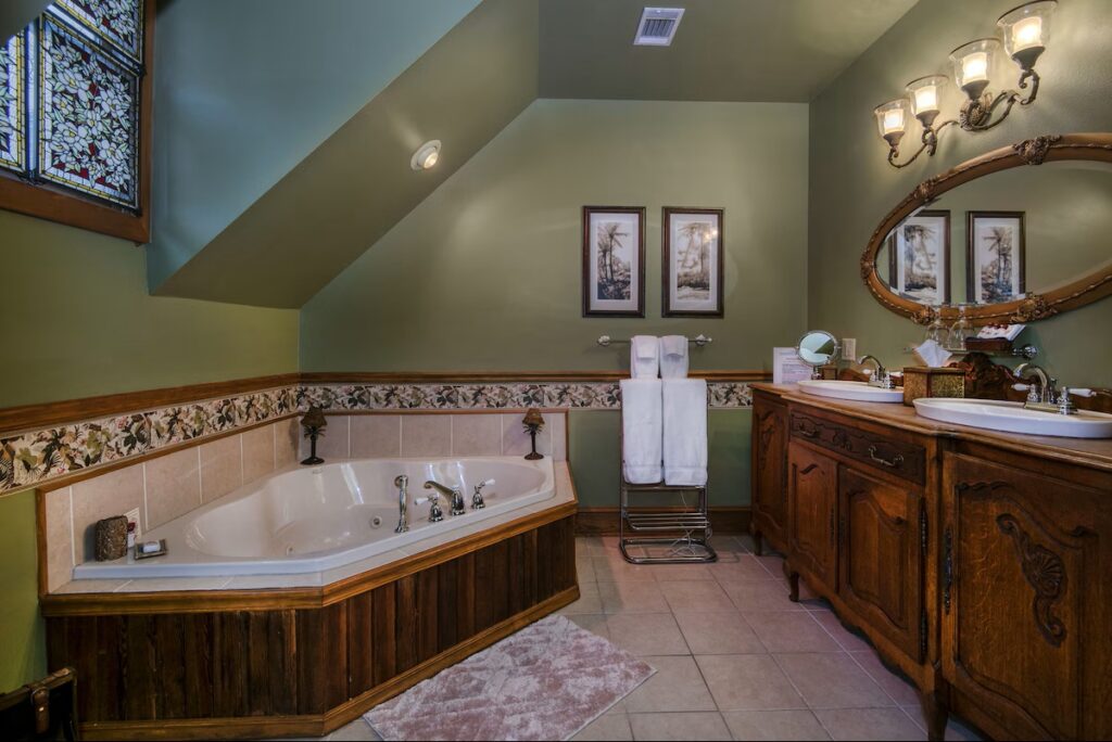 The Empress of Little Rock - Image 3