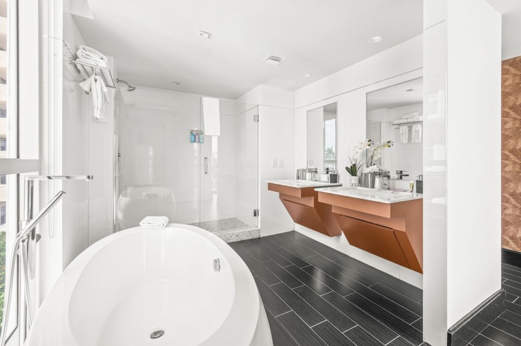 The Fairwind Hotel - Image 2