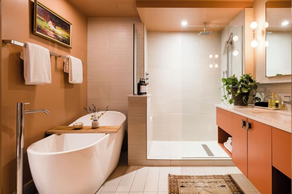 The Frances Modern Inn - Image 2