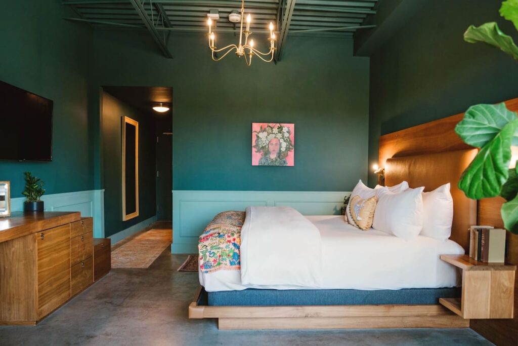 The Frances Modern Inn - Image 4