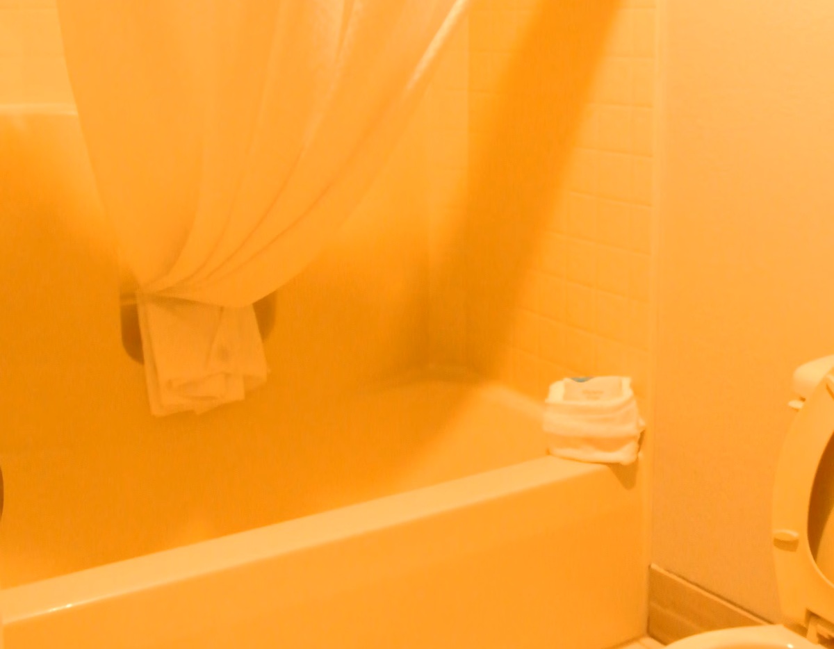 The Guest House deepsoaking tub 2