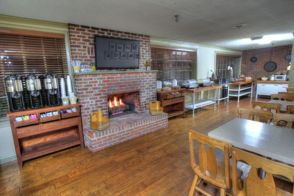 The Historic Gatlinburg Inn - Image 4