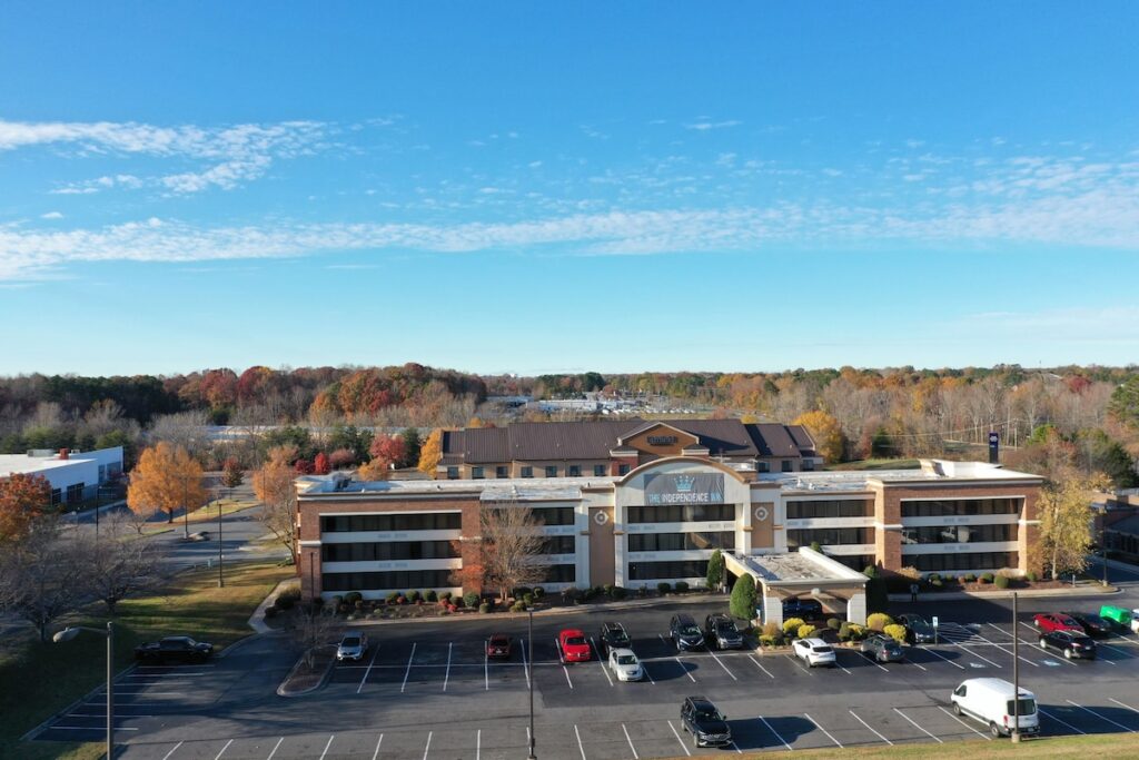 The Independence Inn Charlotte/Matthews Hotel - Image 2