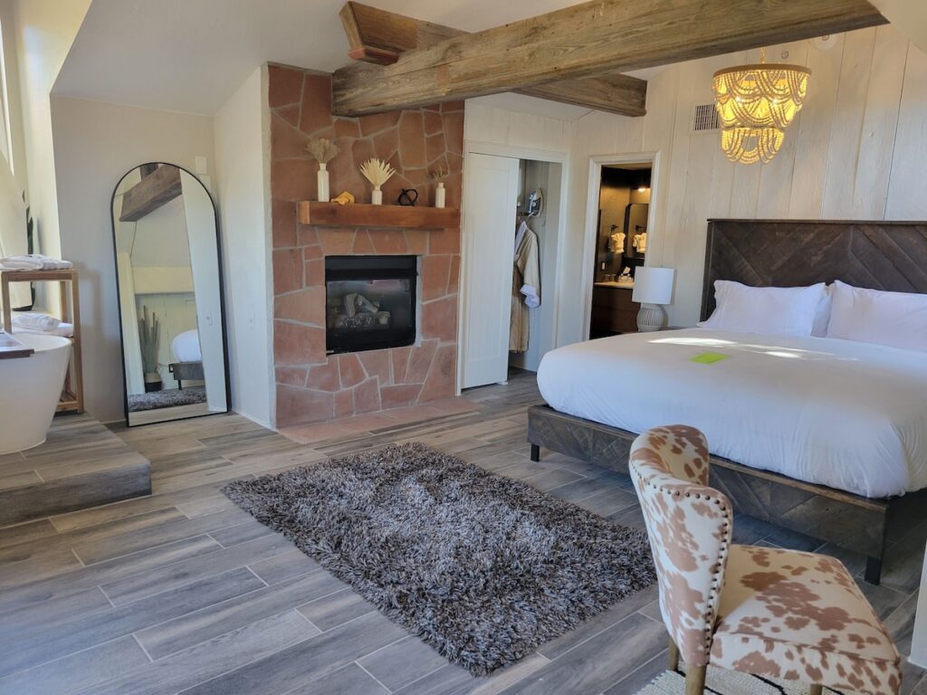 The Inn at Thunder Mountain - Image 2