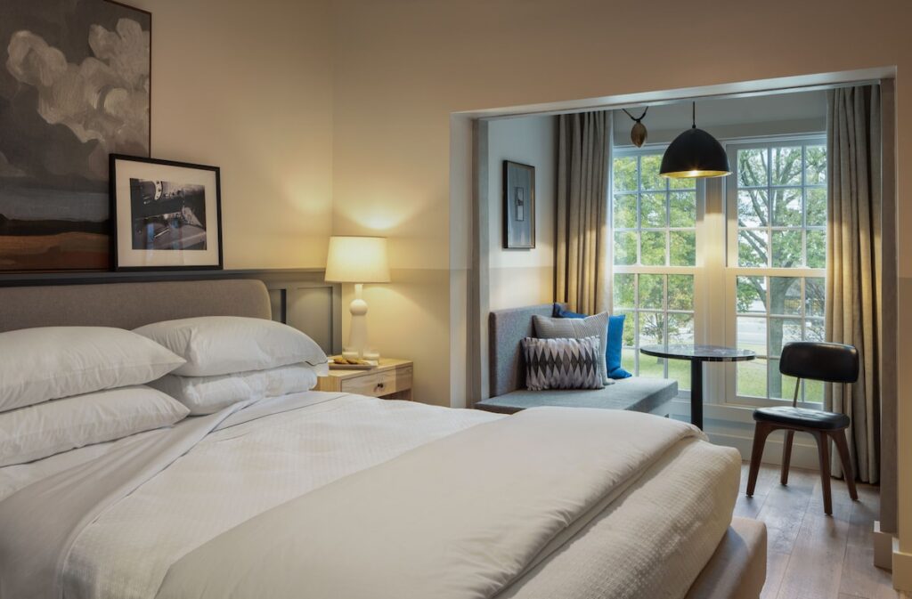 The Louis Hotel - Image 3