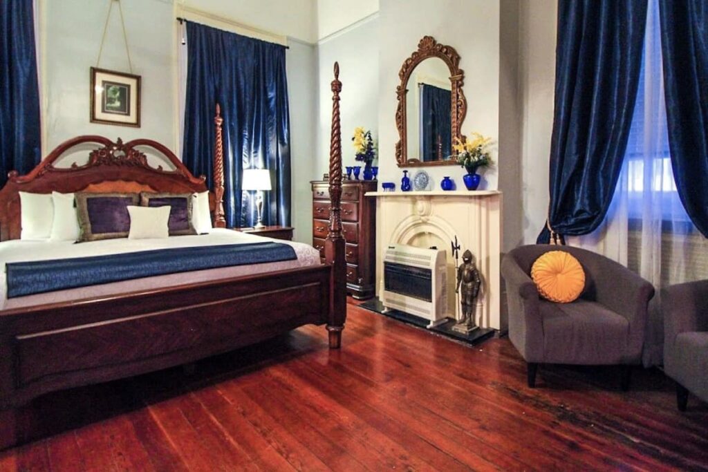 The Mansion on Royal - Image 4